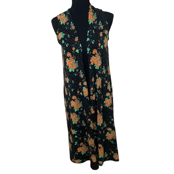 LulaRoe Joy floral sleeveless sweater duster - Picture 2 of 3